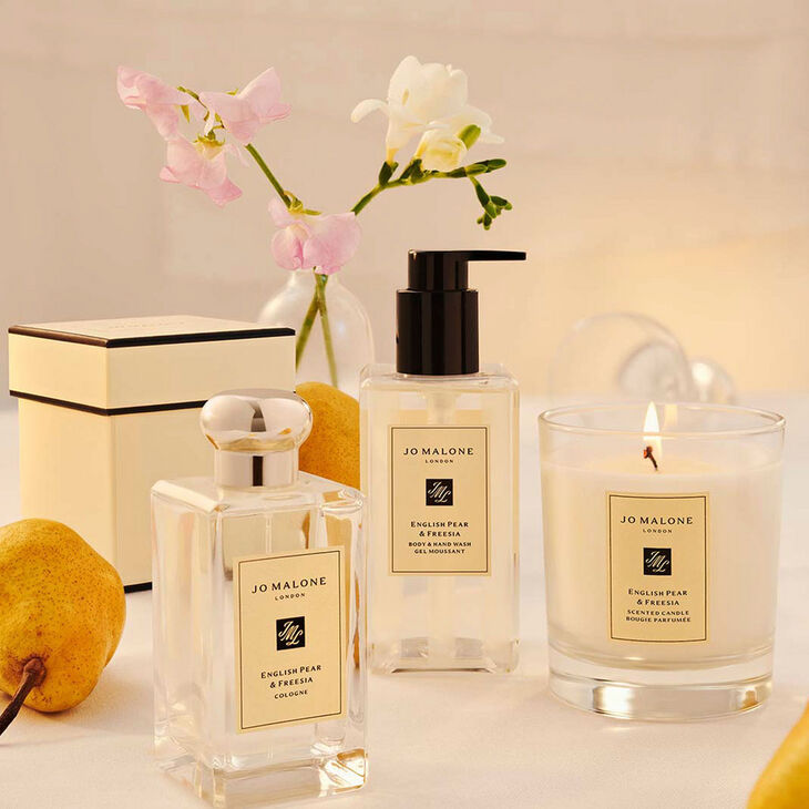 Jo Malone English Pear & Freesia Lait Hydratant pour le Corps et les Mains 250 ml