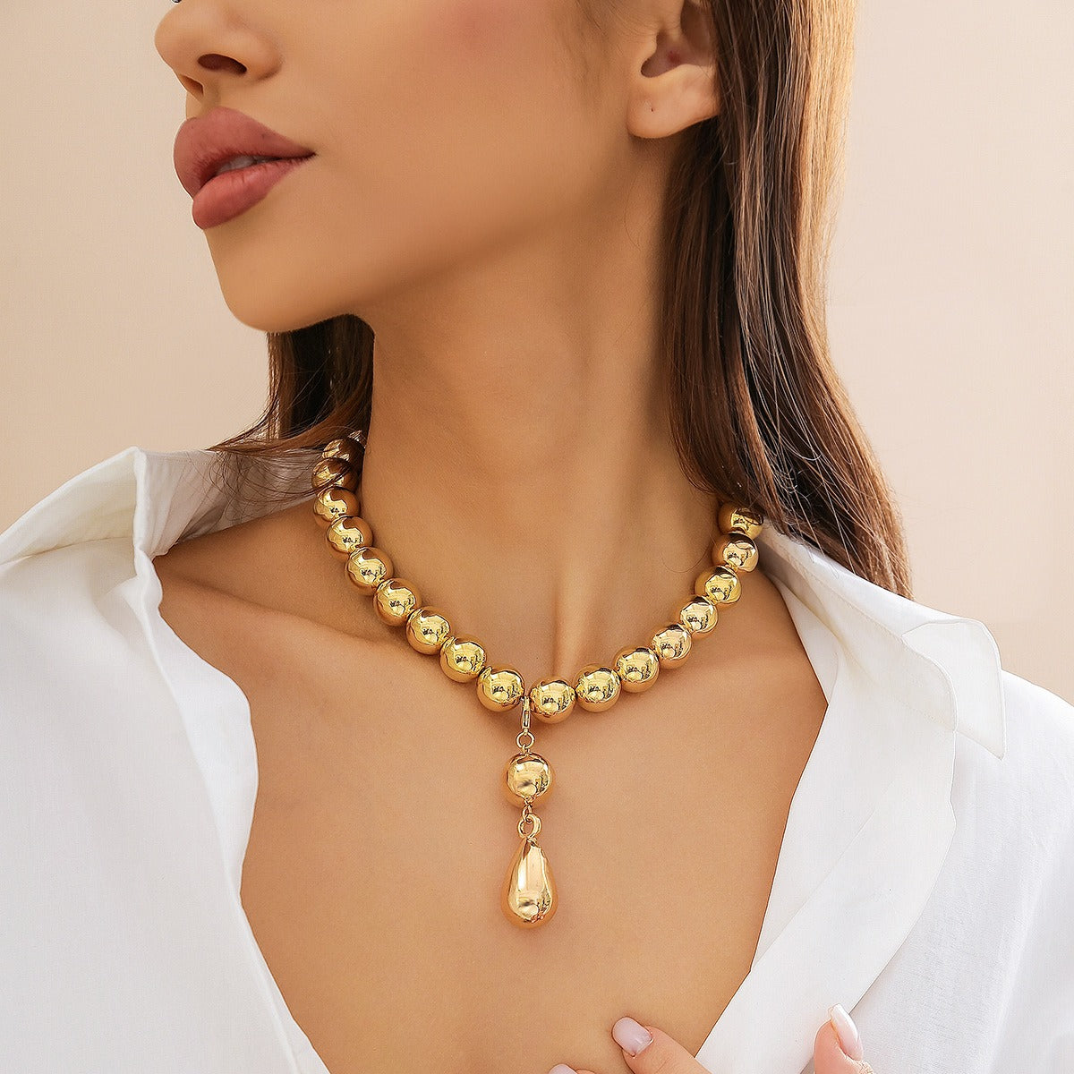 Collier de perles rondes ras de cou perlé polyvalent pour femmes
