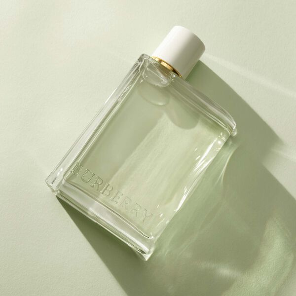 Burberry Her Eau de Toilette 50 ml Femme – Eau de Toilette Fruité Floral Élégant et Lumineux