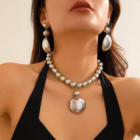 Collier de perles minimaliste ras du cou pour femmes