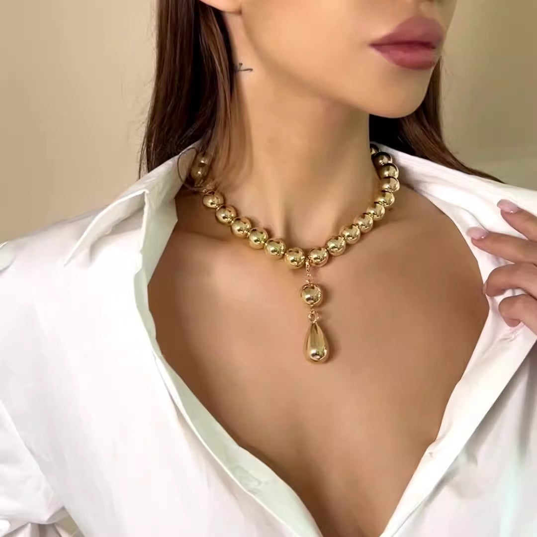 Collier de perles rondes ras de cou perlé polyvalent pour femmes