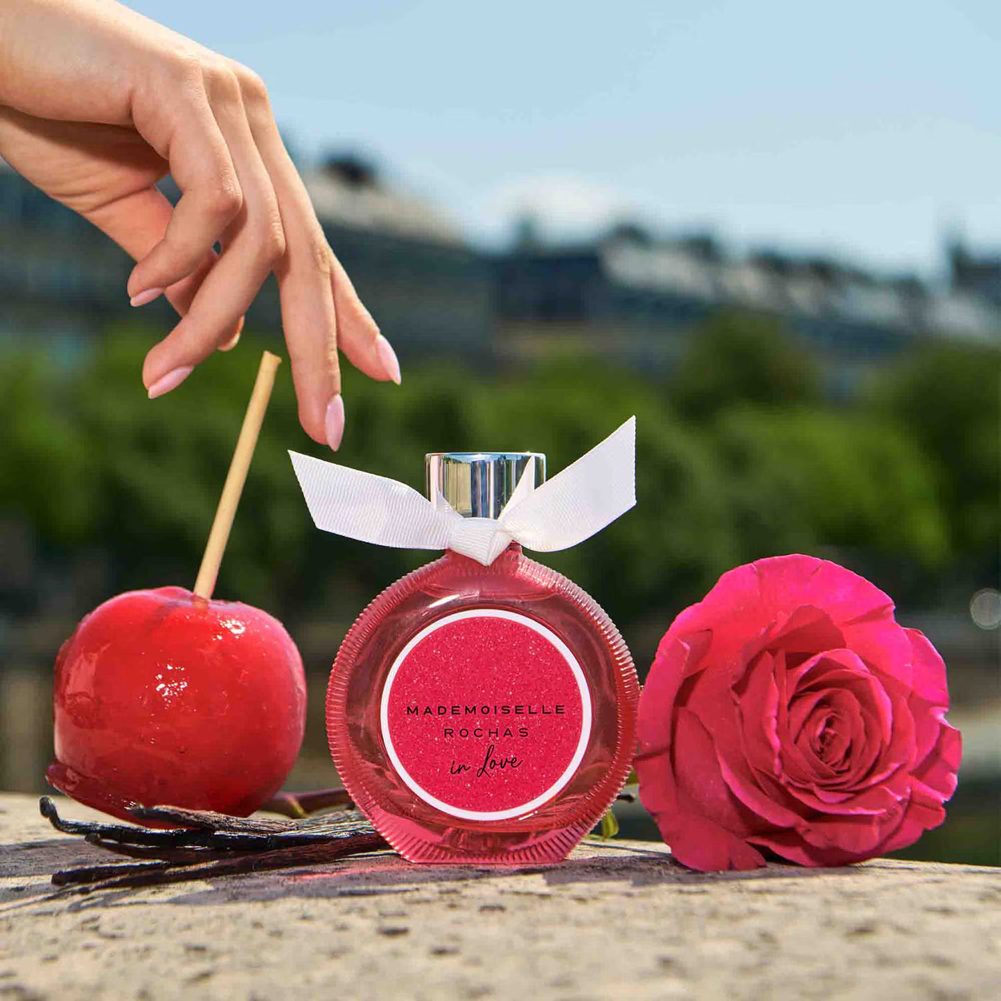 Rochas Mademoiselle Rochas In Love Eau de Parfum Femme 50 ml – Parfum Floral Fruité Élégant & Romantique
